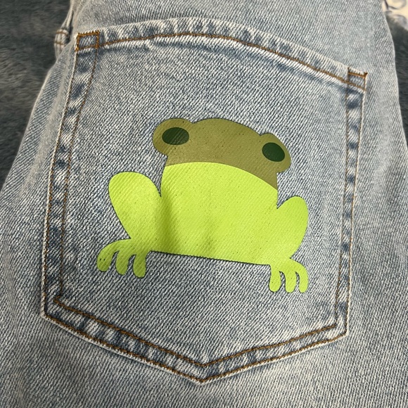 Her Universe Star Wars Themed Grogu pants - Picture 5 of 6